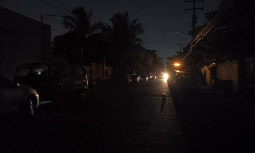 Apagones en Holbox asfixian la economía turística de Quintana Roo
