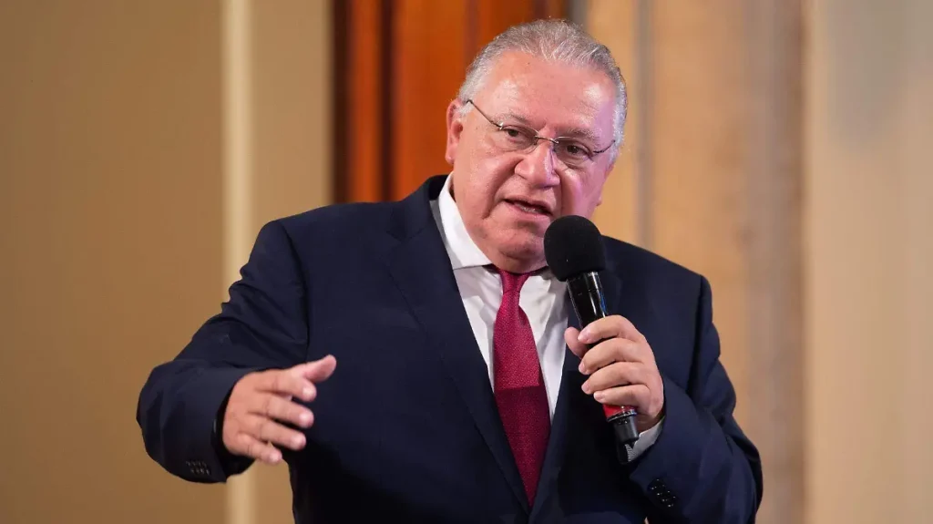 Rafael Marín Mollinedo triplica conocimiento y disputa la candidatura de Morena en Quintana Roo